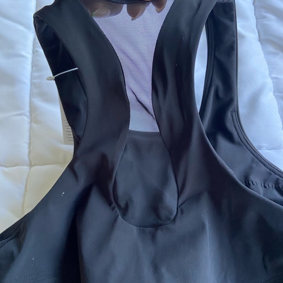 😎Lululemon Mesh-back train bra 😎 - Picture 6 of 7